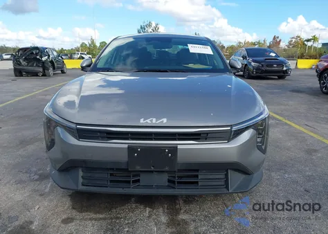 2025 Kia K4 Lxs из США, поврежденный, VIN 3KPFT4DE2SE039178